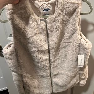 New w tags vest